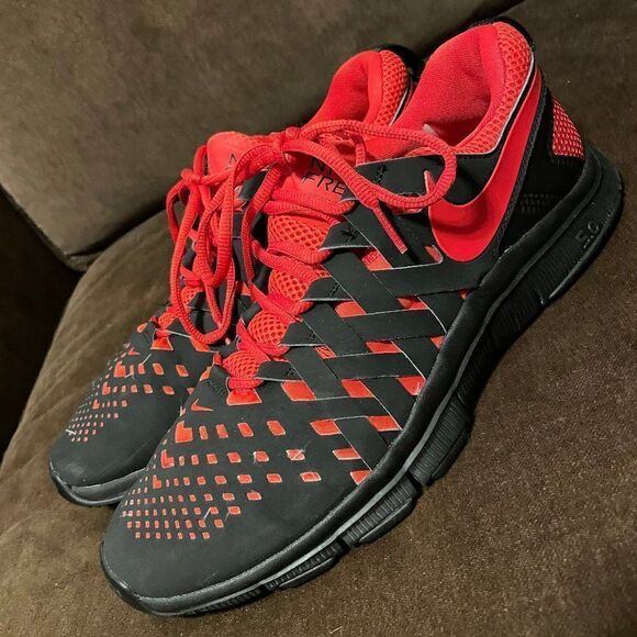 Excellent NIKE Fingertrap Trainer 5.0 Black University Red Men 10.5 US 44.5 EUR - Picture 3 of 11